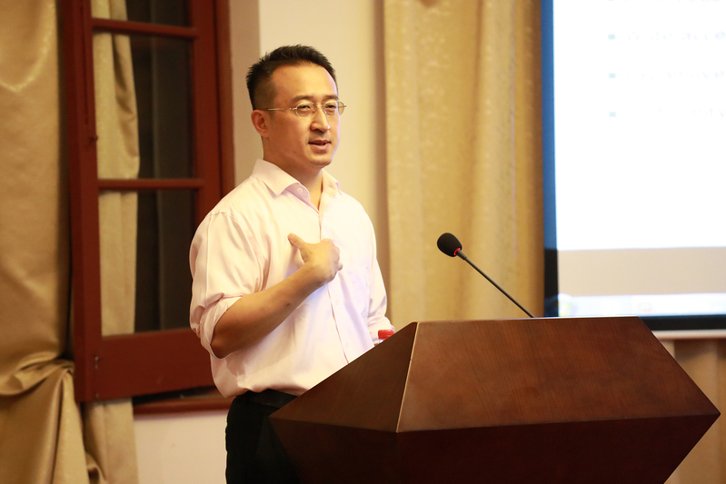 Prof. ZHAO Jun, vice dean of Guanghua Law School, delivered a welcome speech.