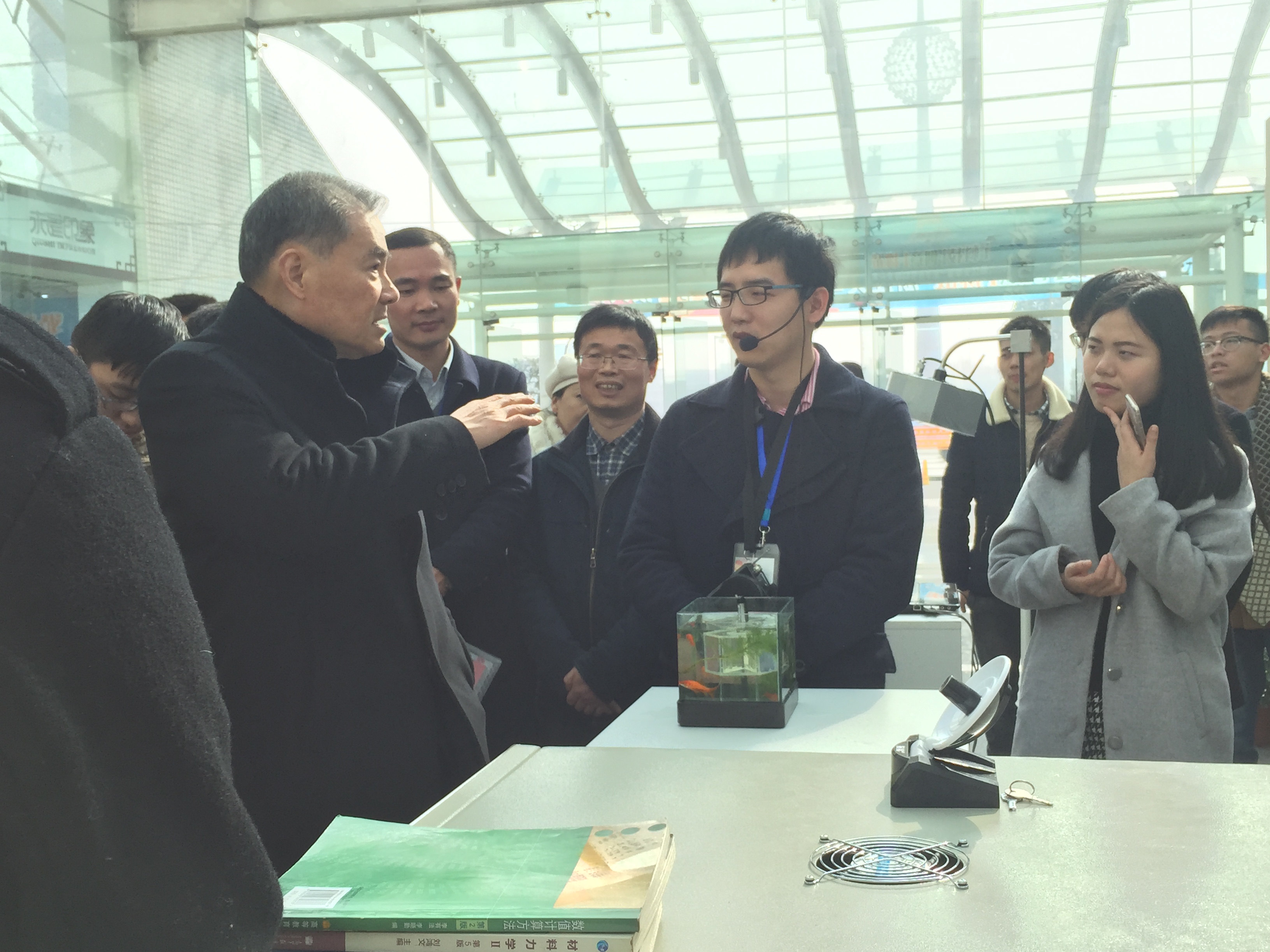 信步天下 电享未来 ——记信电学院2015"学生节"系列活动