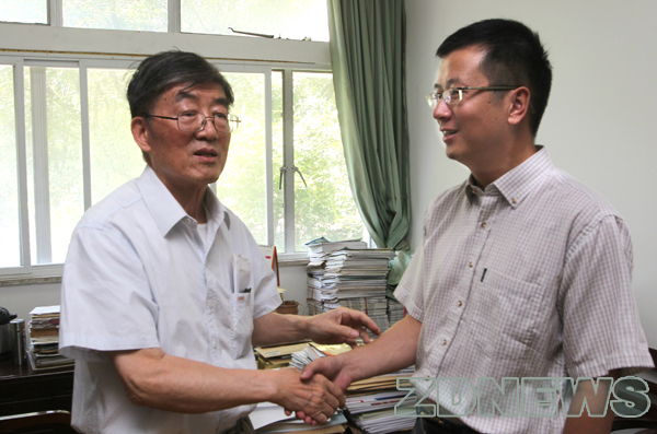 领导邹晓东,任少波等专程登门看望了浙大老教师陈桥驿,岑可法,韩祯祥