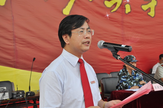 浙江大学党委工作部部长金海燕,浙大宁波理工学院领导金伟良,许为民