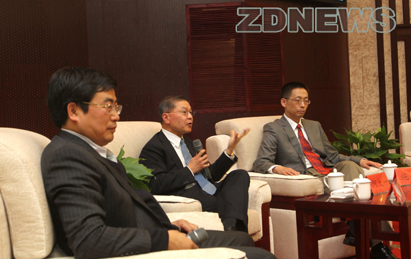 清华大学生命科学学院院长施一公,浙江大学生命科学学院院长管敏鑫